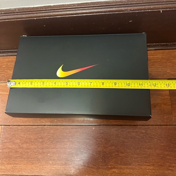 Nike Black Vini Jr Box with Yellow-Red Swoosh new - Picture 8 of 9